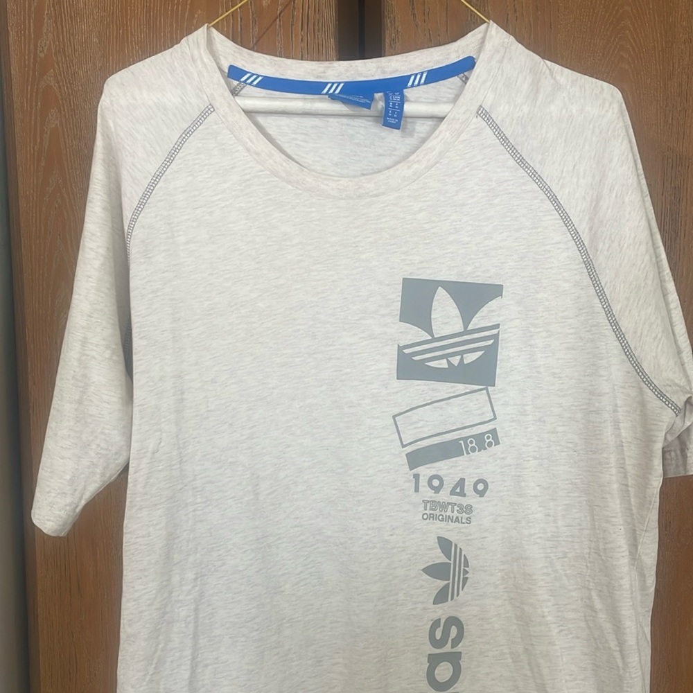 adidas - long Tshirt - pristine condition